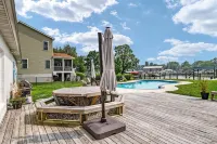 Waterfront Bliss: Ultimate Tilghman Retreat 4 Bedroom Home by Redawning Hotels in Tilghman Island