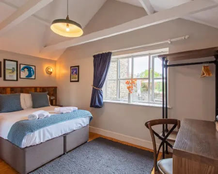 The Three Swallows Cley Hotels in Holt