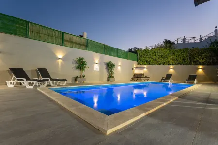 YalaRent Caesar's Villa with Private Pool Отели в г. Эйлат