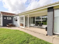 Marsh Bungalow Hotels in Beccles