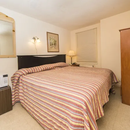 Summer Place Hotel