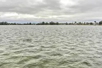 Lakefront Cape Coral Home w/ Private Pool & Dock! - Parkplatz