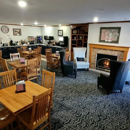 Country Trails Inn &Suites
