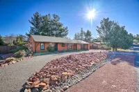 Spacious Yard with Mtn Views! Scenic Sedona Retreat