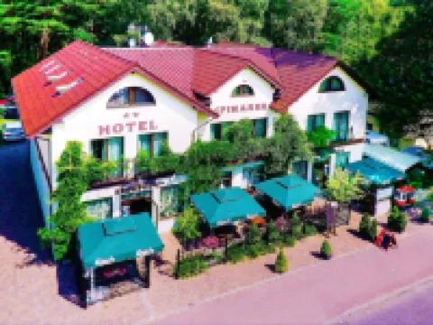 Hotel Spinaker โรงแรมในLeba