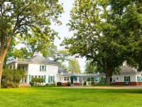 Oak Park Inn Hotel a 