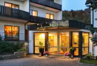 Landidyll Hotel Zum Alten Schloss Hotels in Kirchensittenbach