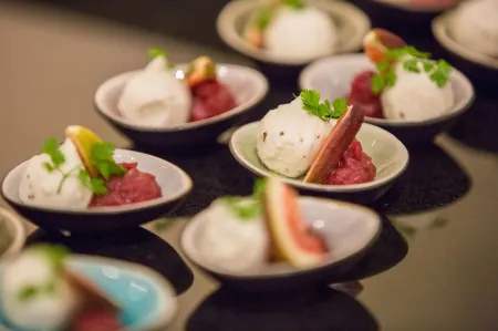 Hotel Krainerhutte Отели в г. Баден