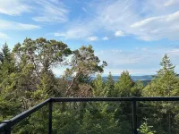 Armand Heights - Mountain view