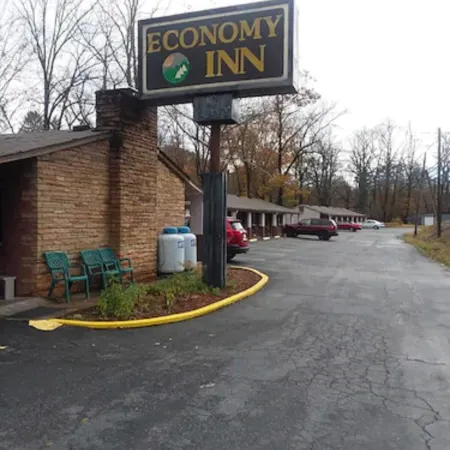 Economy Inn Sylva Отели в г. Сильва