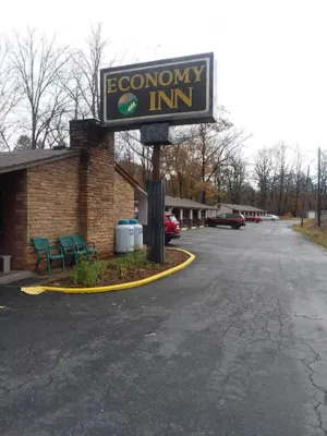 Economy Inn Sylva Hotels in Dillsboro