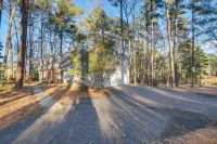 Near Restaurants and Shopping! Durham Gem with Pond