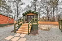 Beautiful New Bern Studio Cabin w/ Fire Pit! - 3-Star