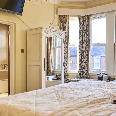 Quilt and Croissants Guest House Hotels near Firs Gardens