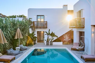 Adorno Beach Hotel and Suites Hotel in zona Paranga Beach