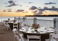 The Pier House Resort