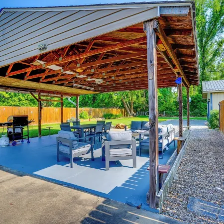 Pet-Friendly Clarksville Home w/ Central A/C