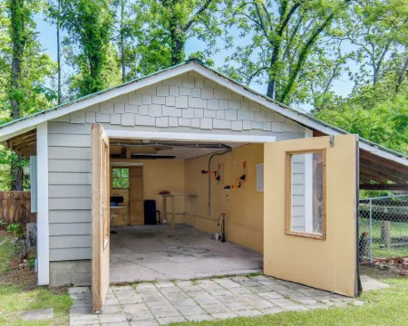 Downtown Brevard Home Walk to Bars and Breweries! Hotels in Transylvania County
