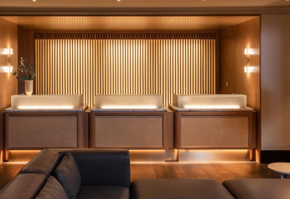 2. 앤드라 호텔 시..