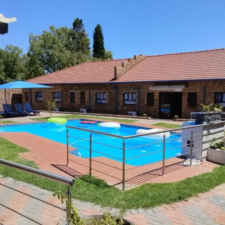 Emperor Lodge and Tours