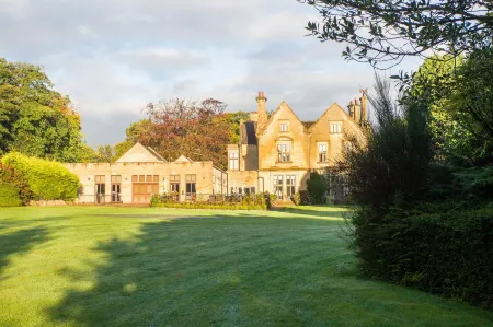 Bagden Hall Hotel Отели в г. Хаддерсфилд