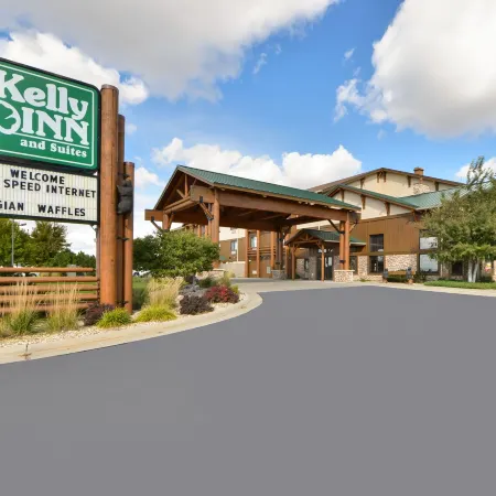 Kelly Inn and Suites Mitchell