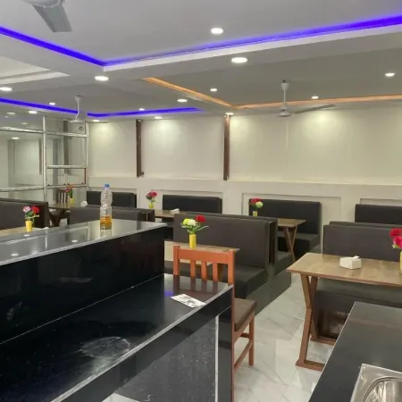 Royalwood City Inn