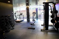 Yomo Mola Park - Gym