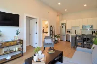 Downtown Mountain Getaway Hotels in Nelson