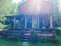 Log Cabin Adirondack Lodge on State Trail System   That is “PET FRIENDLY”