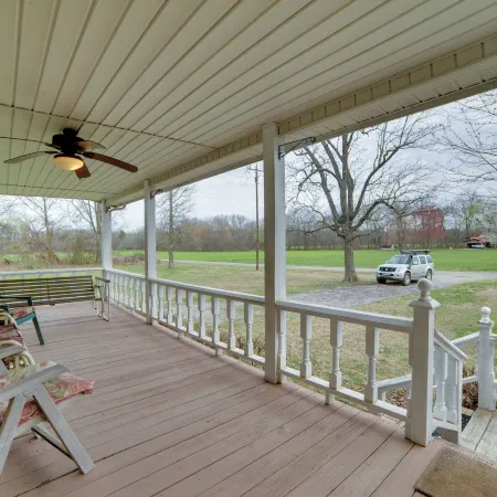 Peaceful Hazel Cottage w/ Deck & Yard!