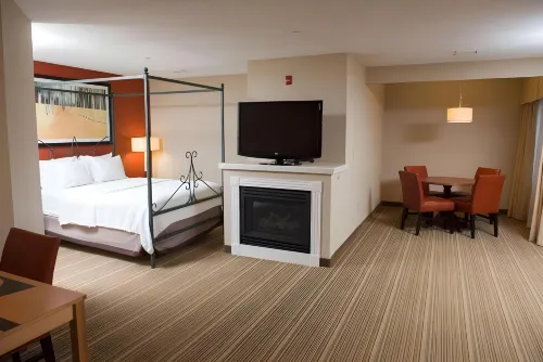 Hawthorn Suites by Wyndham Erie Hotel a Summit Township