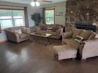 Relaxing Family-Friendly Cabin with Sprawling Deck & Fun-filled Game Room