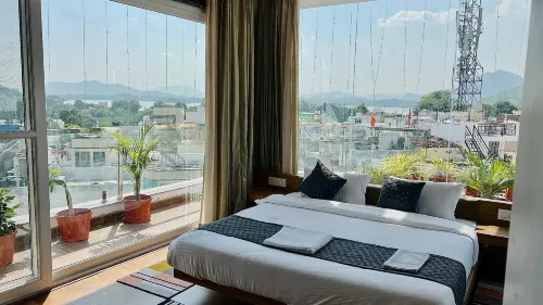 Hotel Pushp sara-Leke View