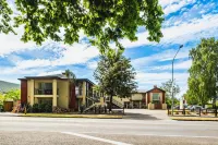 Tussock Peak Lodge Hotels in Hanmer Springs