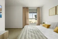 Sea View Penthouse Near the Beach by Sea N' Rent - Homestays