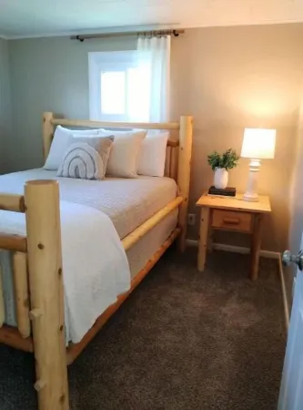 Lake Haven Cottage • Fun Summer Get Away! fishing and kayaks!