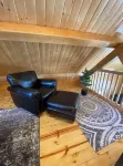 Beautiful Comfy Alaskan Log Home 2