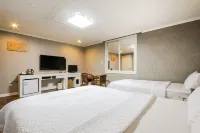 Muan White House Hotel - 3-Star
