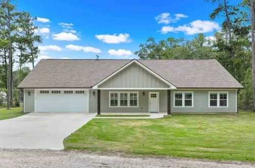 Beautiful lake home in heart of Rayburn Country!