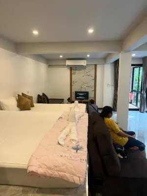 Bansuanrari Kiriwong Resort Hotels in Lan Saka