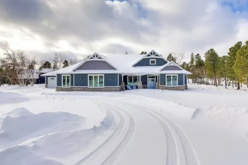 Modern Lead Cabin w/ Hot Tub, 6 Mi to Skiing!