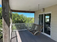 One level 4 Bedroom House with Pool, Large Docks, Canal Access - The Turtle Club