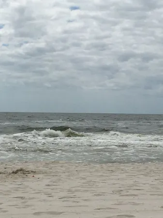 Super Nice & Lovely 3 Bed, 2 Bath Condo 1st Floor, Community Pool, Quiet Area Отели рядом с достопримечательностью «OWA Parks & Resort»