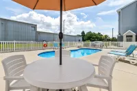 Quality Inn Shallotte Near Ocean Isle Beach - Pools