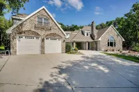 Spacious Family Villa w/ Decks in Chilton! - Villas