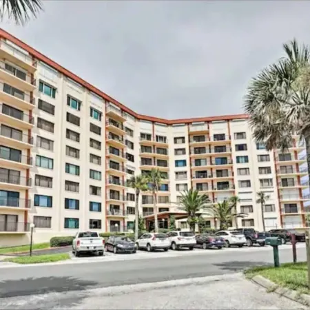 Oceanfront, 2 Bed Condo. Pool. Amazing Views from All Rooms of Ocean and Beach
