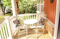 Greenbrier Getaway 2: Mins from Bike Trail, Fenced Yard, Firepit; 1 Dog OK Hotels in Marlinton