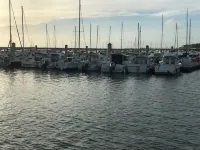 Sea view apartment with south-facing balcony facing the port Wifi