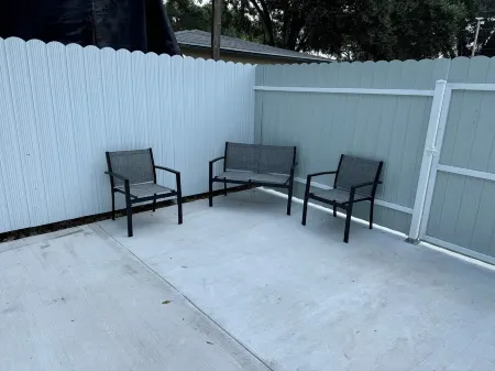 WELCOME 2 MI PRIVATE CASITA 1-bedroom apartment in charming Tampa with WiFi, AC